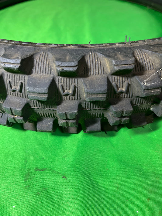 Pneu Michelin 60/100-14