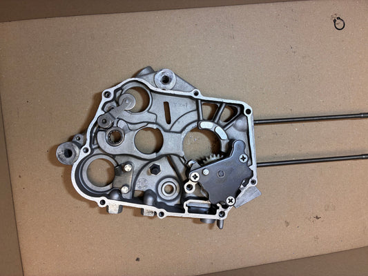 Carter droit moteur 150 type klx