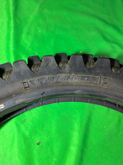 Pneu Michelin 60/100-14