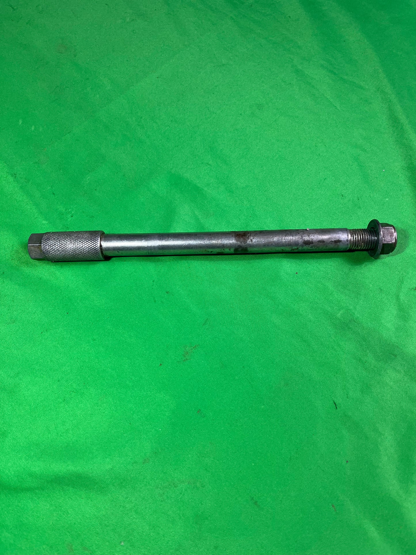 Axe de roues d15 235mm