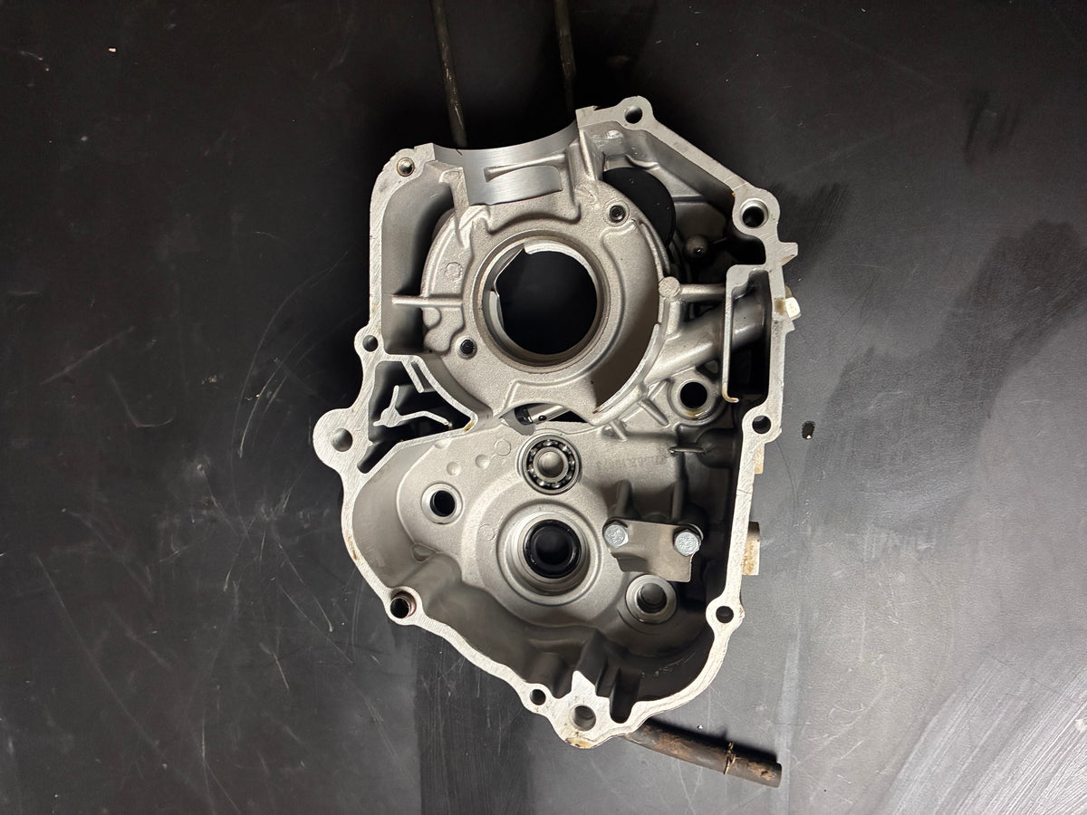 Carter  gauche 125cc 1p54fmi