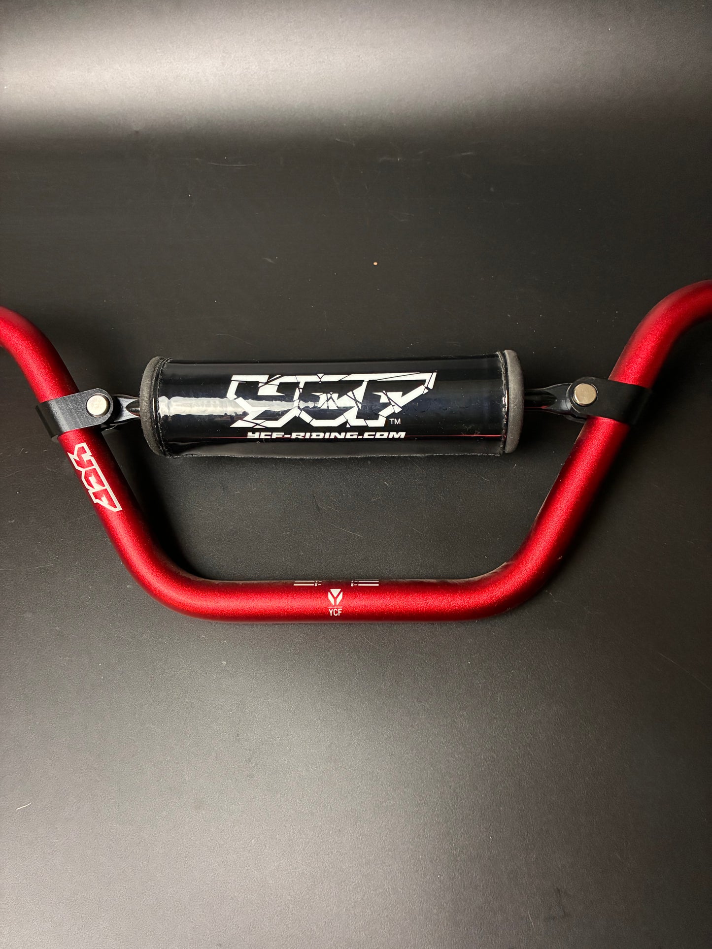 Guidon alu (mousse et pvc compris) rouge