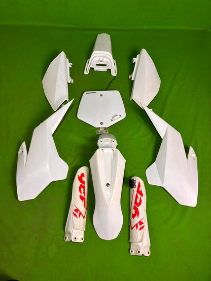 Kit plastique Ycf