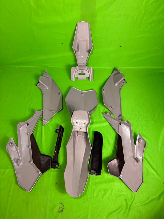 Kit plastiques Ycf